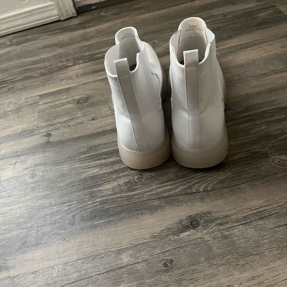 Boohoo Man Chelsea Boots - Picture 2 of 4